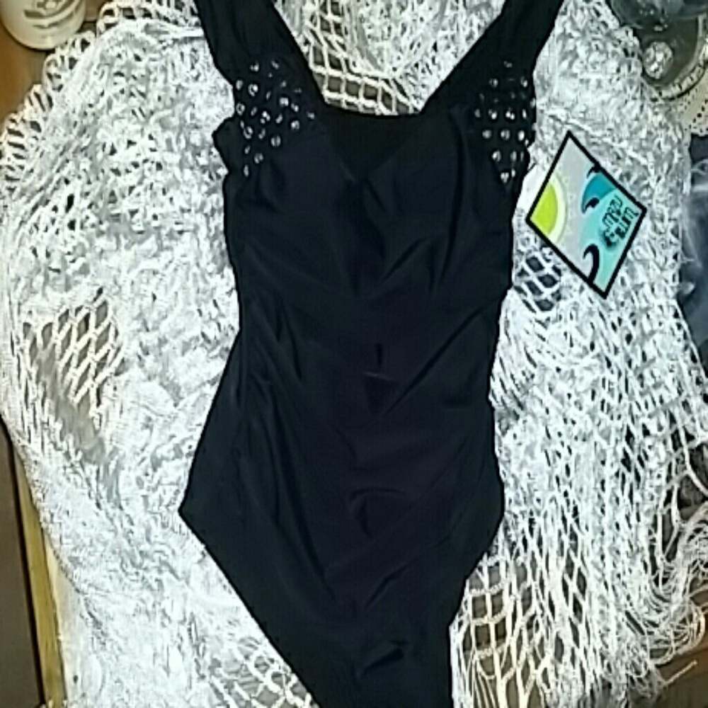 WOMEN'S SWIMMING SUIT
